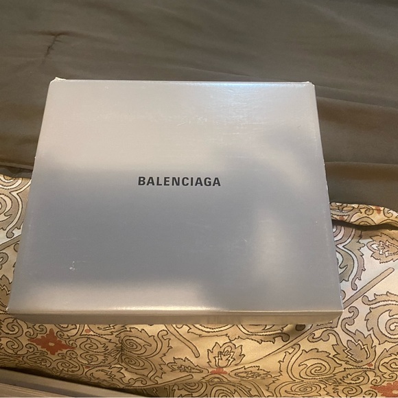 Girls Balenciaga  Speed Trainer Size 13 great condition 💯Authentic - Picture 2 of 2